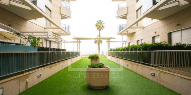 Zonas comunes en residencial en primera línea