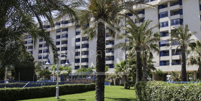residencial con amplias zonas comunes